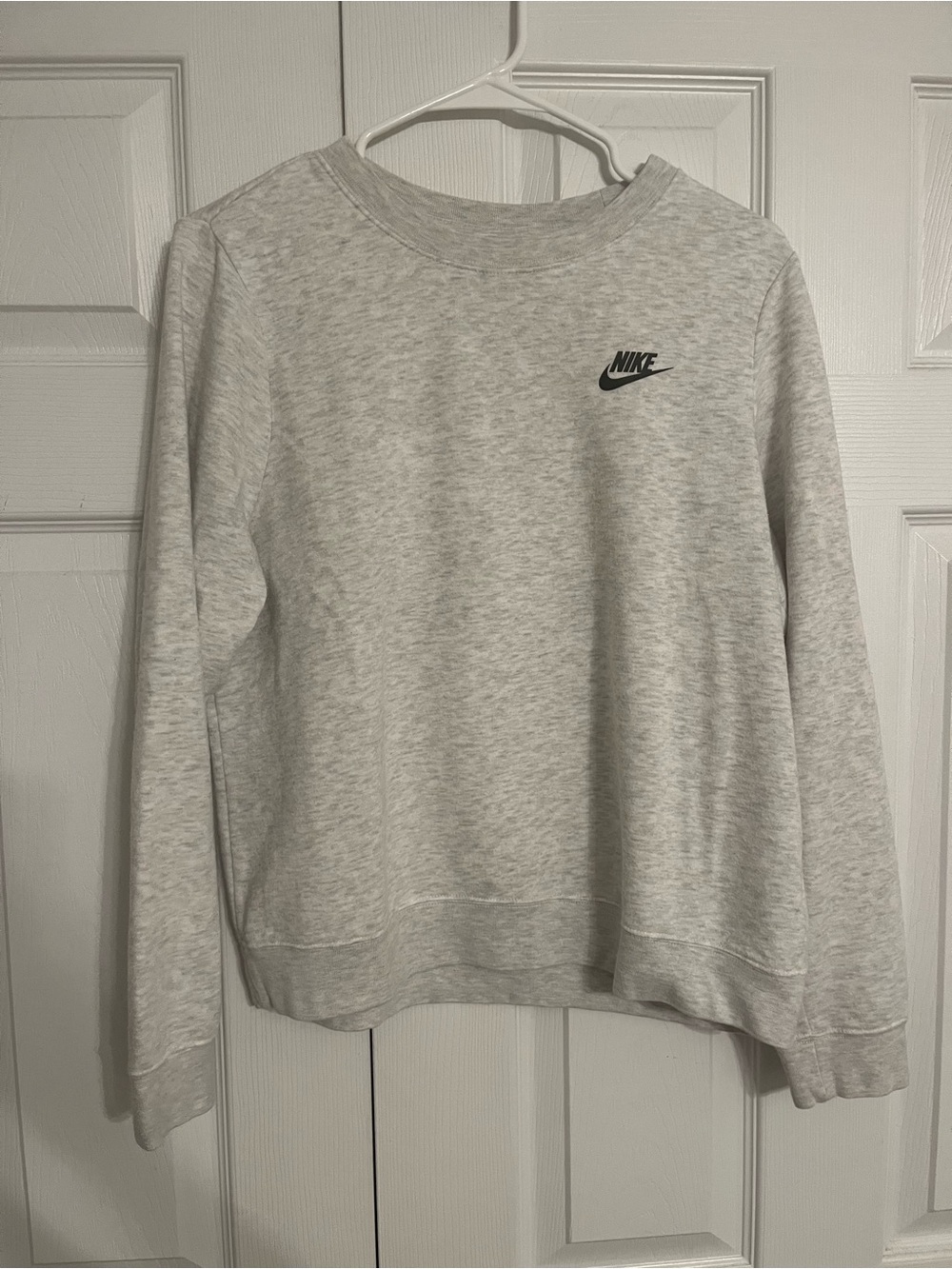 Nike Women’s Crewneck Sweatshirt - Heather White